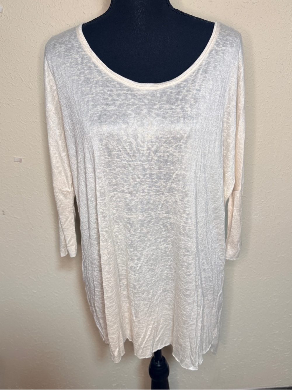 Nostalgia Women’s Small Lightweight Cream Scoop Neck Dolman Sleeve Tunic Top